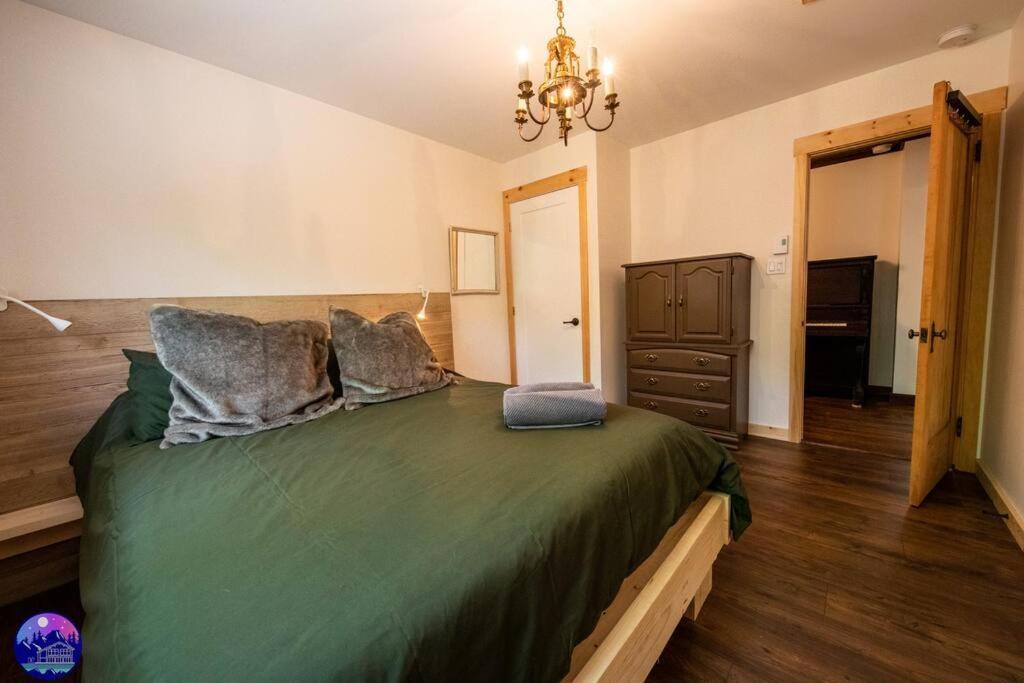 Chalet Deschamps- Spa- Chien Accepte- Nature- Estrie Mansonville 외부 사진